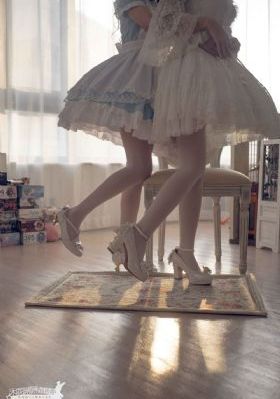 白丝袜精华液抹在脚上的功效_HD电影在线看