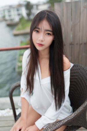 美女扒开胸罩给男生摸视频_剧情片高清视频观看