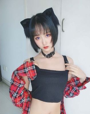 客人把我的奶头吸得又肿又红_蓝光日本电影免费