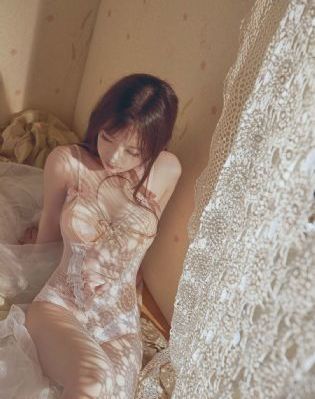 正在播放五星级美腿OL的搭讪_1080P神马在线观看